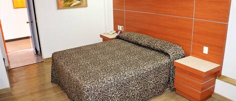 Classic Double Room | Laptop workspace, free WiFi