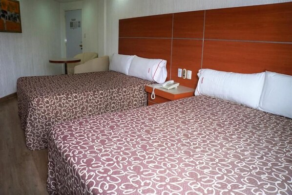 Laptop workspace, free WiFi - Hotel Principe (Mexico City)