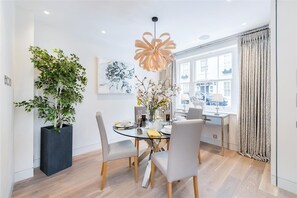 House | Exterior - Beautiful 4bed Mews Home--knightsbridge (London)