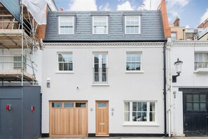 Exterior - Beautiful 4bed Mews Home--knightsbridge (London)