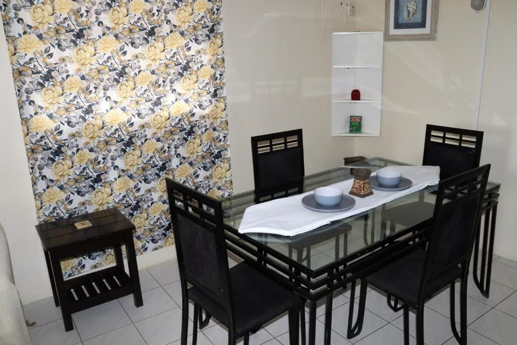 Ferienhaus, 3 Schlafzimmer, Terrasse | Essbereich im Zimmer