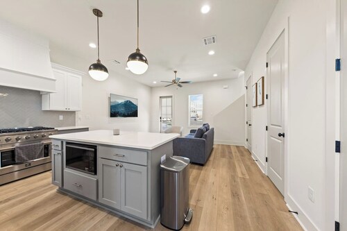 KING-Golden Spot-Cajun Luxury-WiFi-River Ranch