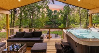 River Front Retreat with Private Hot Tub and Fishing in Historic Hot Springs