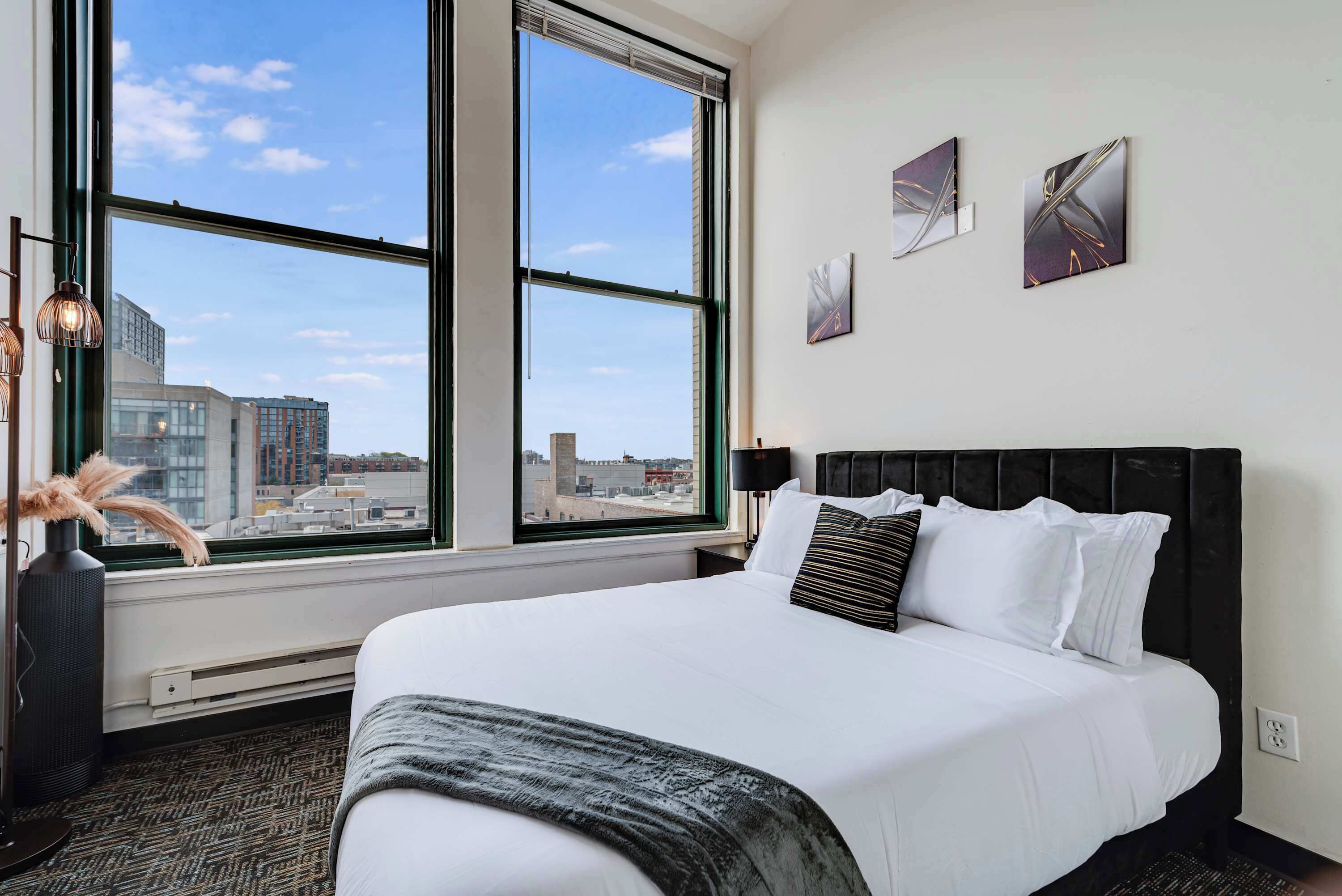 4 bedrooms, desk, iron/ironing board, travel crib