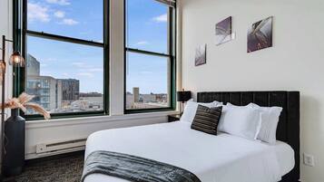 4 bedrooms, desk, iron/ironing board, travel crib