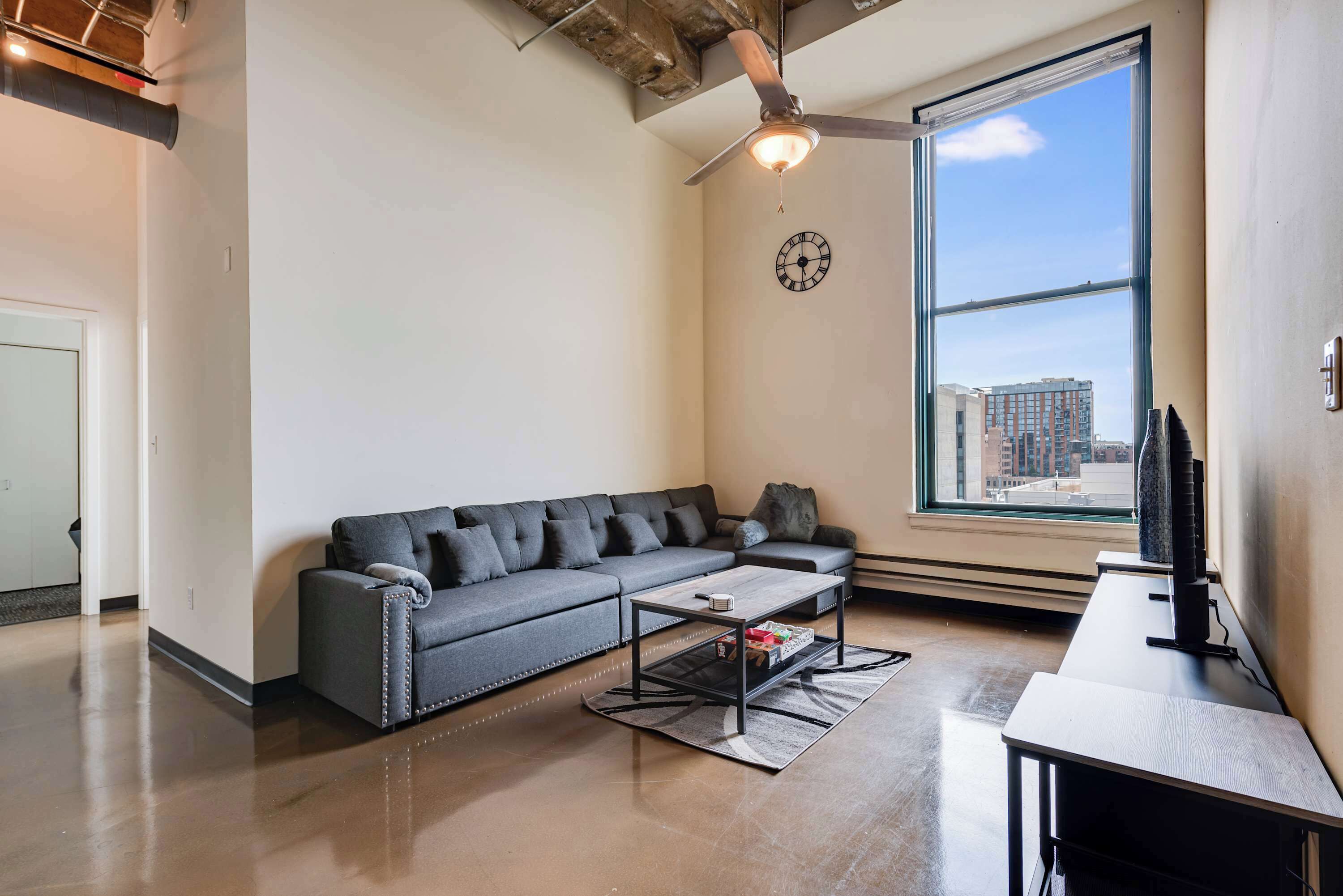 Téléviseur, bureau