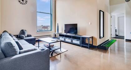 Modern West Loop Gem-City Views & Prime Location 5