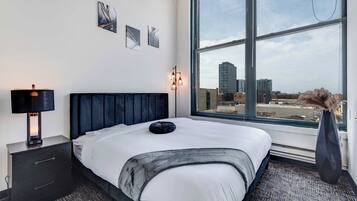 4 bedrooms, desk, iron/ironing board, travel crib