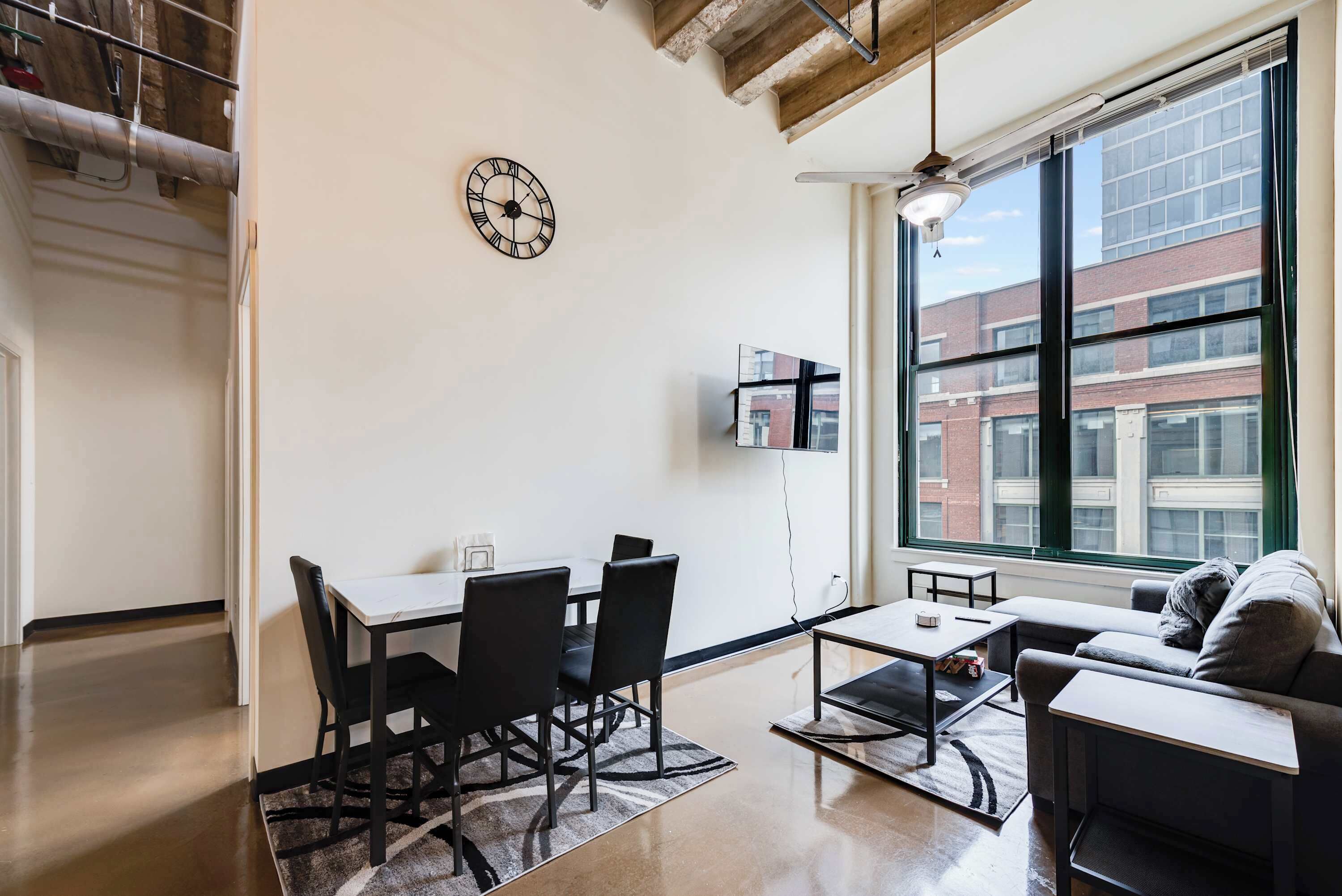 Télévision, espaces bureaux