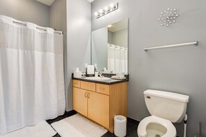 Douche, sèche-cheveux