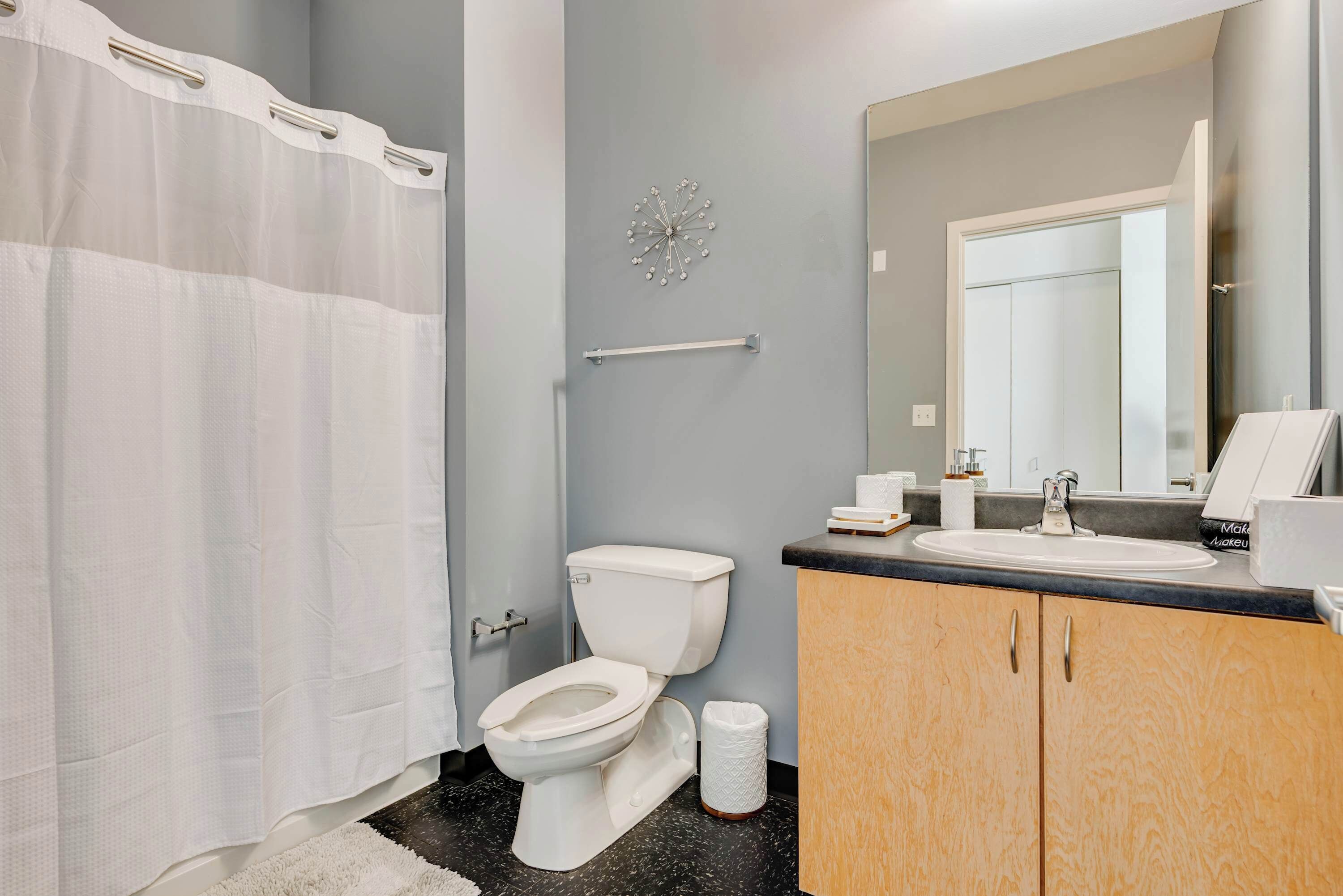 Suihku, hiustenkuivaaja