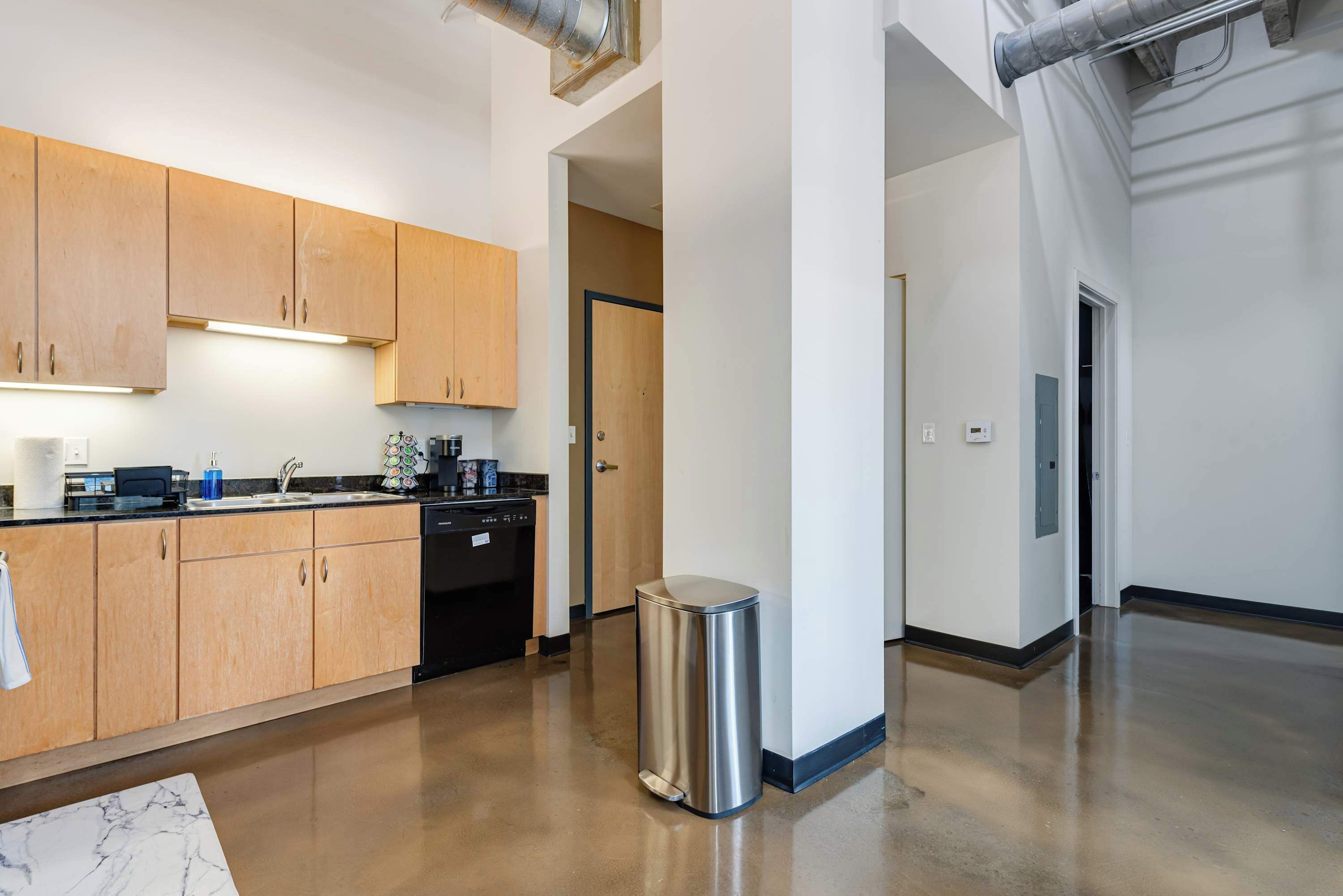 Réfrigérateur, micro-ondes, four, lave-vaisselle