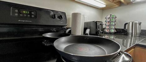 Refrigerador, microondas, lavavajillas, cafetera/tetera