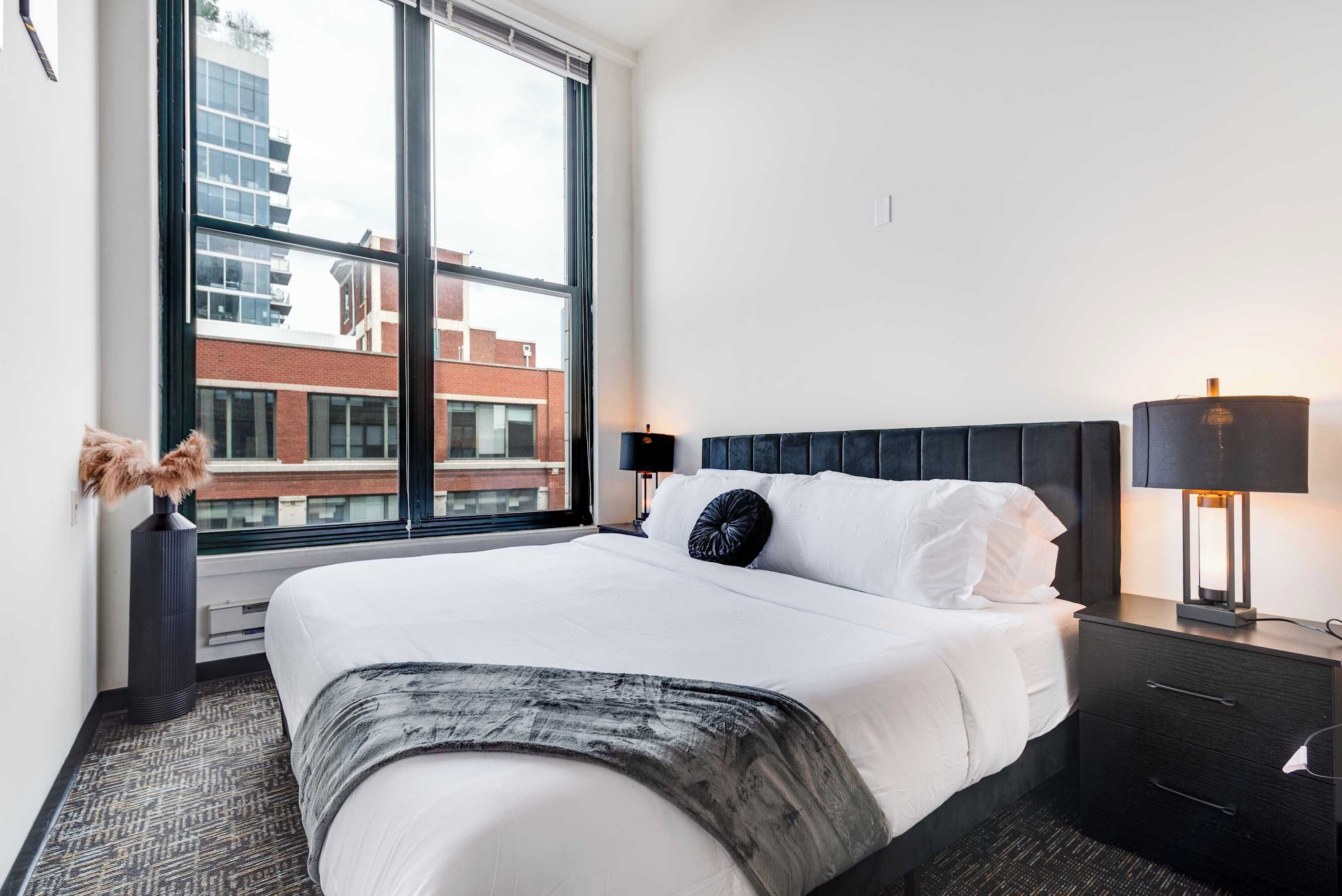 4 habitaciones, tabla de planchar con plancha, cuna de viaje y wifi 