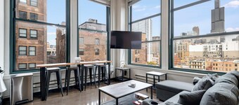 Modern West Loop Gem-City Views & Prime Location 6