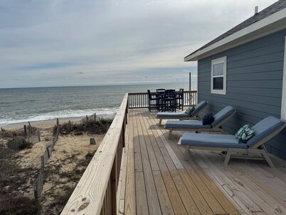 The "Comfort Zone", a Beachfront house with guest house on the Outer Banks