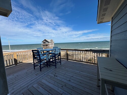 The "Comfort Zone", a Beachfront house with guest house on the Outer Banks