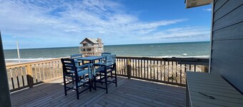 The "Comfort Zone", a Beachfront house with guest house on the Outer Banks