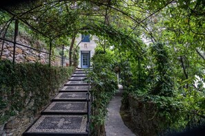 Property grounds - Villa Franca, a Garamonds Property (Liguria)