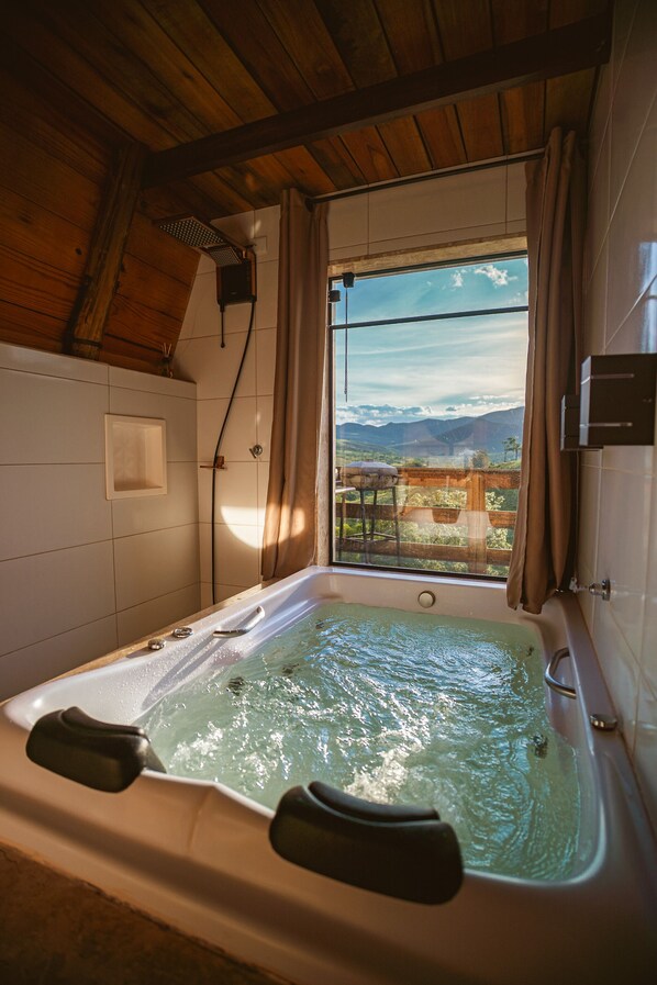 Private spa tub - Decks Chalés (São Roque de Minas)