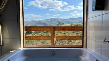 Deluxe Chalet, Patio, Mountain View | Private spa tub