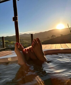 Family Chalet, Patio | Private spa tub - Decks Chalés (São Roque de Minas)