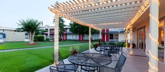  Iberia House & Suites