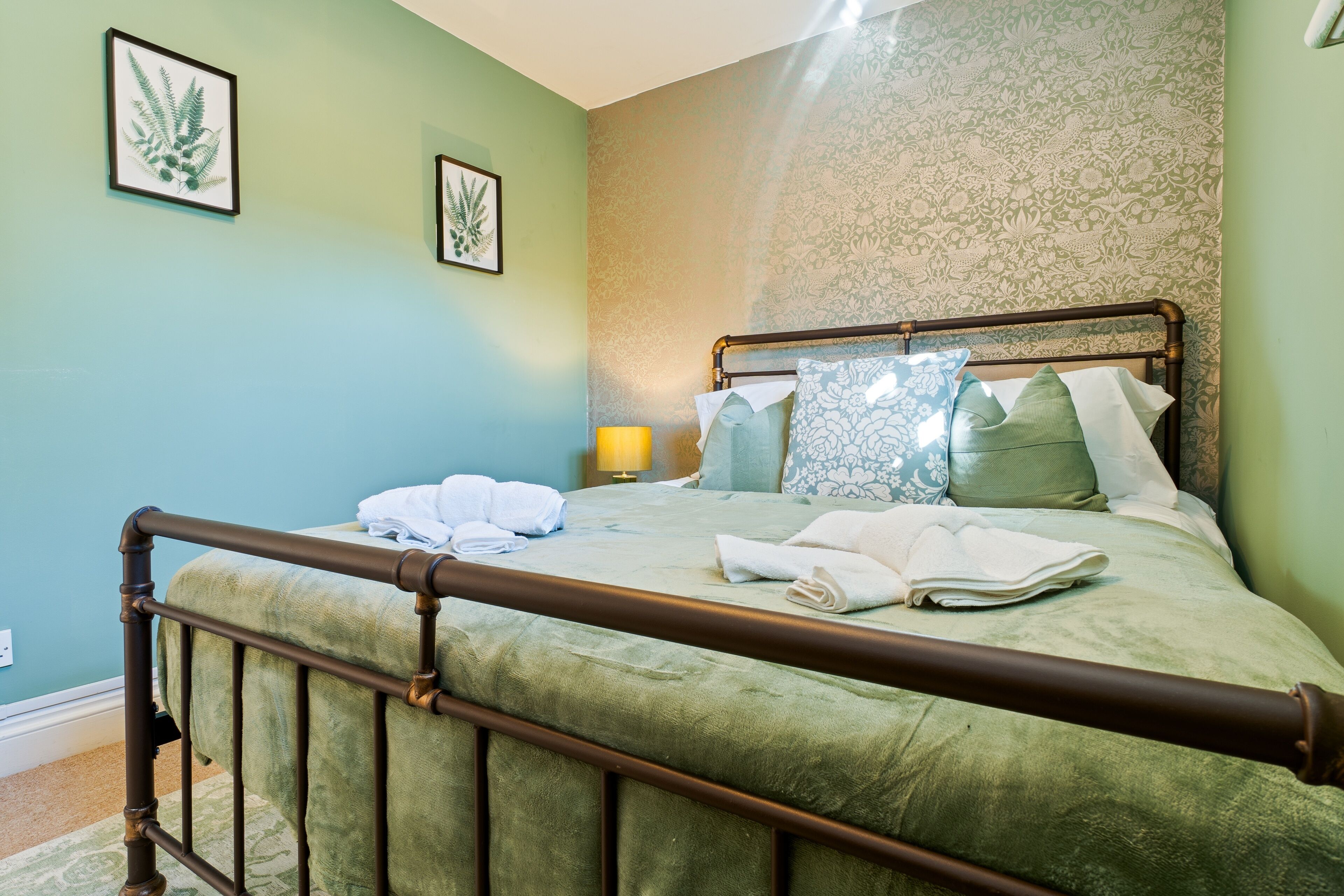 3 bedrooms, iron/ironing board, free WiFi, bed sheets