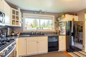 Mikrobølgeovn, ovn, kogeplade, opvaskemaskine