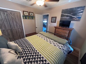 2 habitaciones, escritorio, wifi gratis y ropa de cama