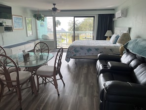 1 bedroom, WiFi, bed sheets - Relaxing Simple Condo 226 (Cedar Key)