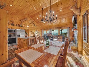 Dining - Mtn-View Haven w/ Hot Tub & Bar (Sevierville)