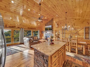 TV, peis, DVD-spiller og filmbibliotek