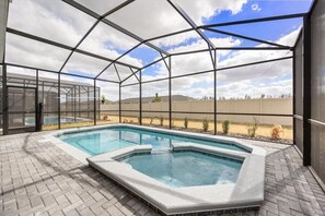 Luokittelematon kuva, 3 kautta 83, painike