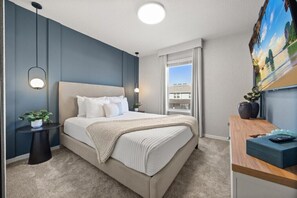 5 bedrooms, iron/ironing board, WiFi, bed sheets