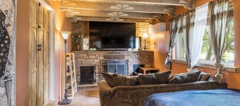 Finca del Sol- A New Mexican Farm Casa