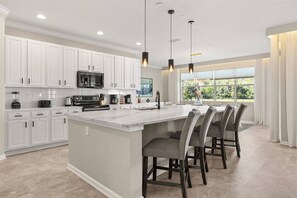 Microwave, dishwasher, high chair - 7 BD/ 7.5 BA/ Sonoma Resort (3901 OA) (Kissimmee)