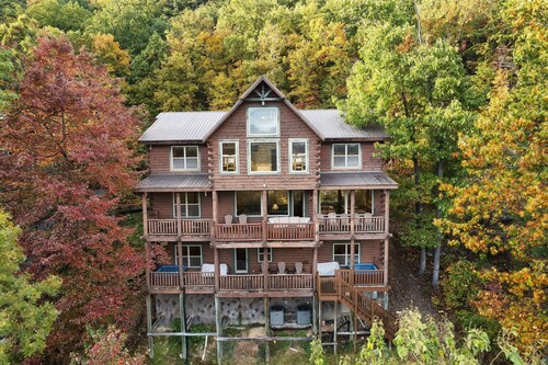 Sky Vista Lodge! Amazing View / 13 Bedrooms / Sleeps 54