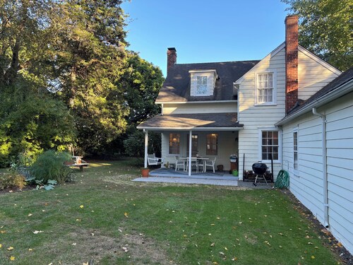 Tranquil 3-bedroom house with AC in charming Westport, Connecticut