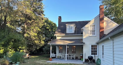 Tranquil 3-bedroom house with AC in charming Westport, Connecticut