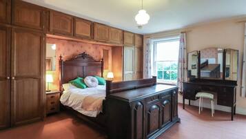 6 bedrooms, individually decorated, individually furnished, free WiFi