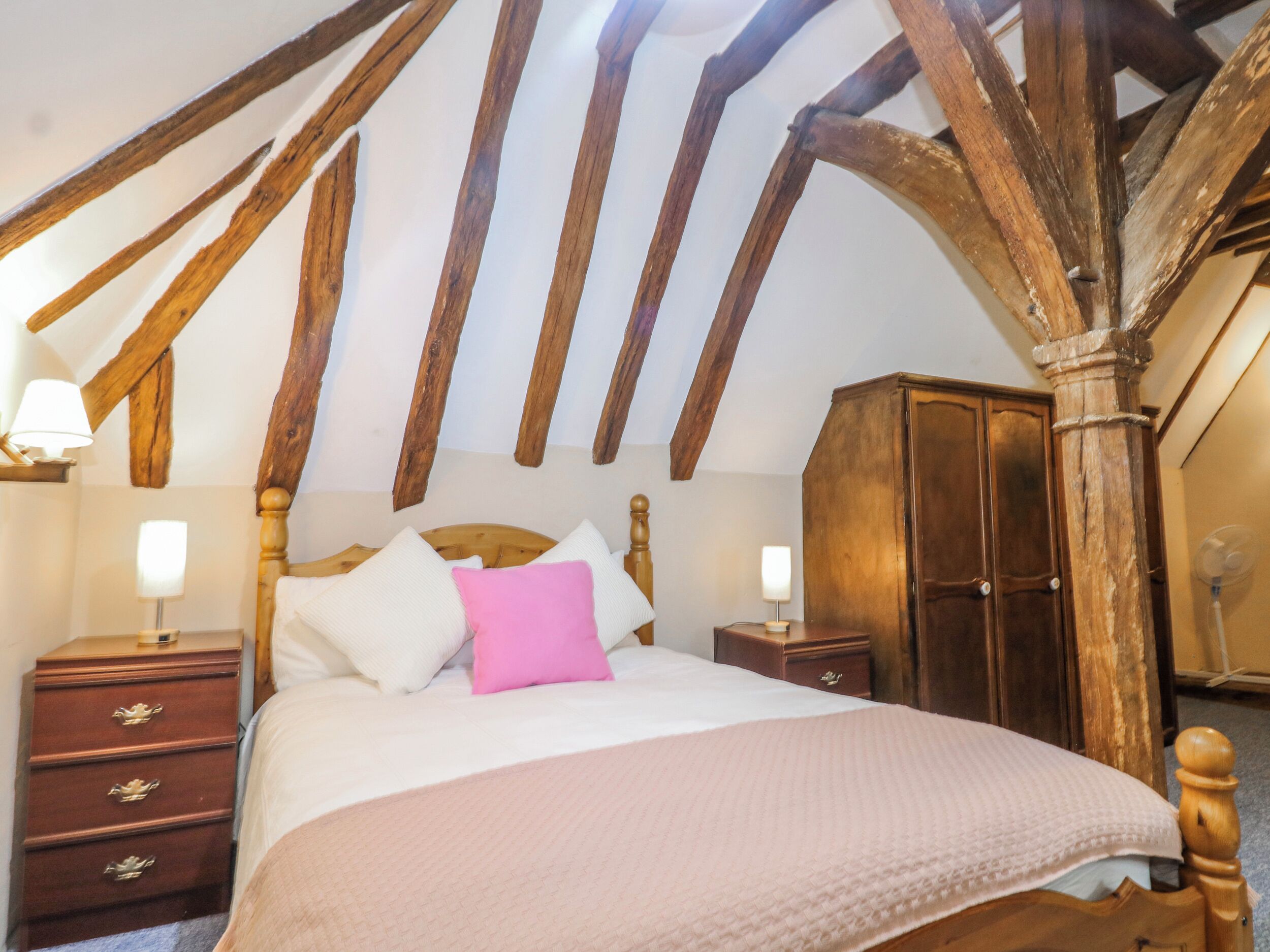 Cottage | 6 bedrooms, individually decorated, individually furnished, free WiFi