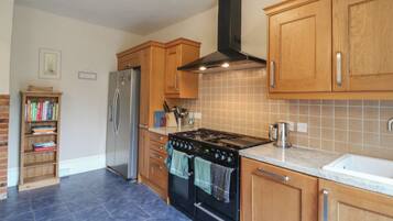 Dishwasher, cookware/dishes/utensils