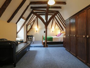 6 bedrooms, individually decorated, individually furnished, free WiFi