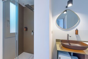 Superior Room, City View | Bilik Mandi | Pancuran mandi, hulu semburan mandi hujan 