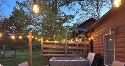 Wooded Pickleball Retreat, Wildlife Viewing, Hot Tub, Fire Table, Pet Friendly