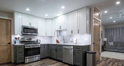 Wooded Pickleball Retreat, Wildlife Viewing, Hot Tub, Fire Table, Pet Friendly