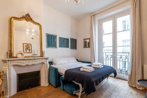 1 chambre, fer et planche  à repasser, accès Internet