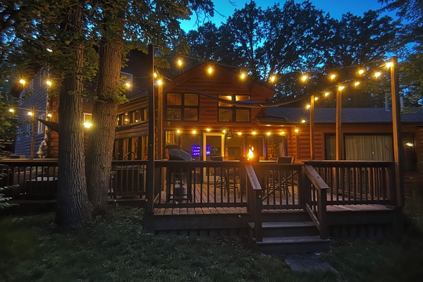 Wind down under the cozy lighting at the end of your day. Relax in the hot tub or gather around the fire table.