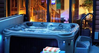 Pickleball Getaway, Corn Hole, Fire Pit, Hot Tub, Relaxing in Nature, Watch Deer